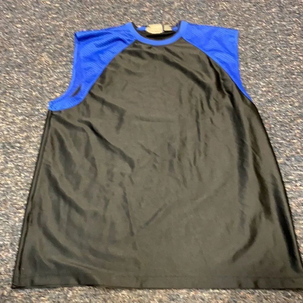 Highland Outfitters Black and Blue Jersey sz. L